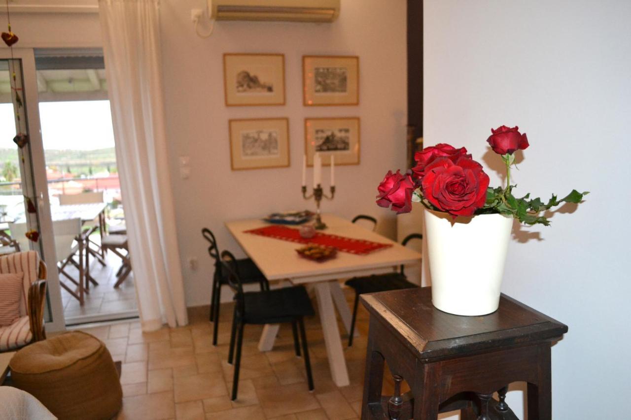 Corinthian Sun - Vacation Home Bagian luar foto