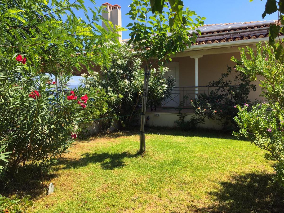 Corinthian Sun - Vacation Home Bagian luar foto
