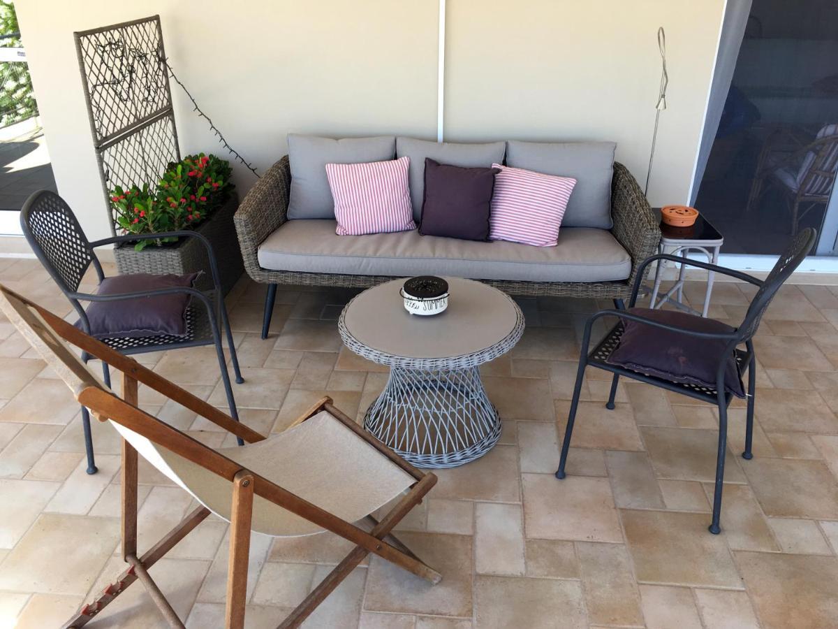 Corinthian Sun - Vacation Home Bagian luar foto
