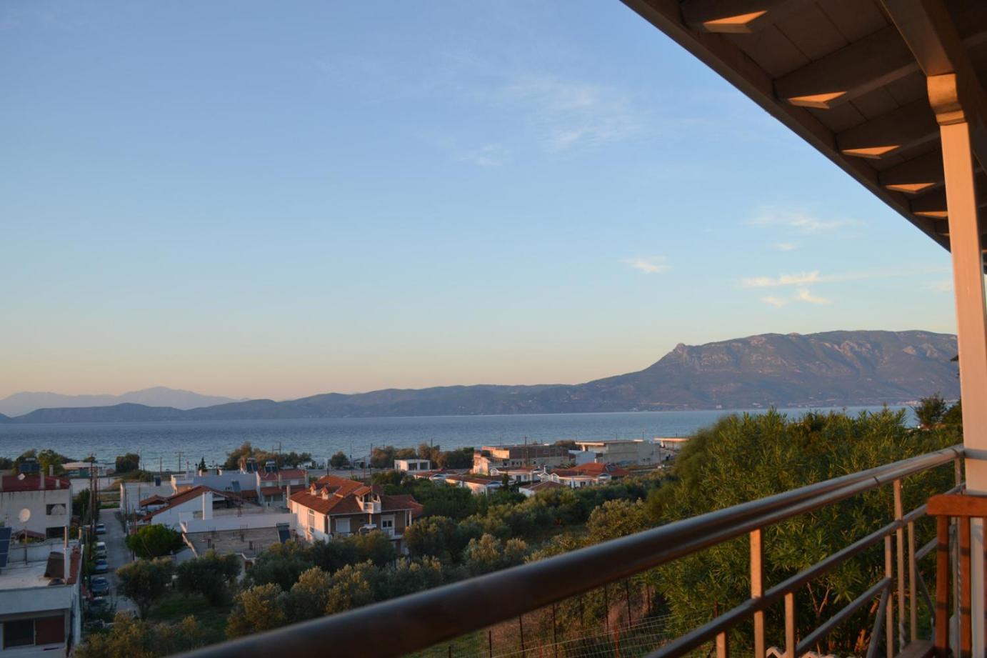 Corinthian Sun - Vacation Home Bagian luar foto
