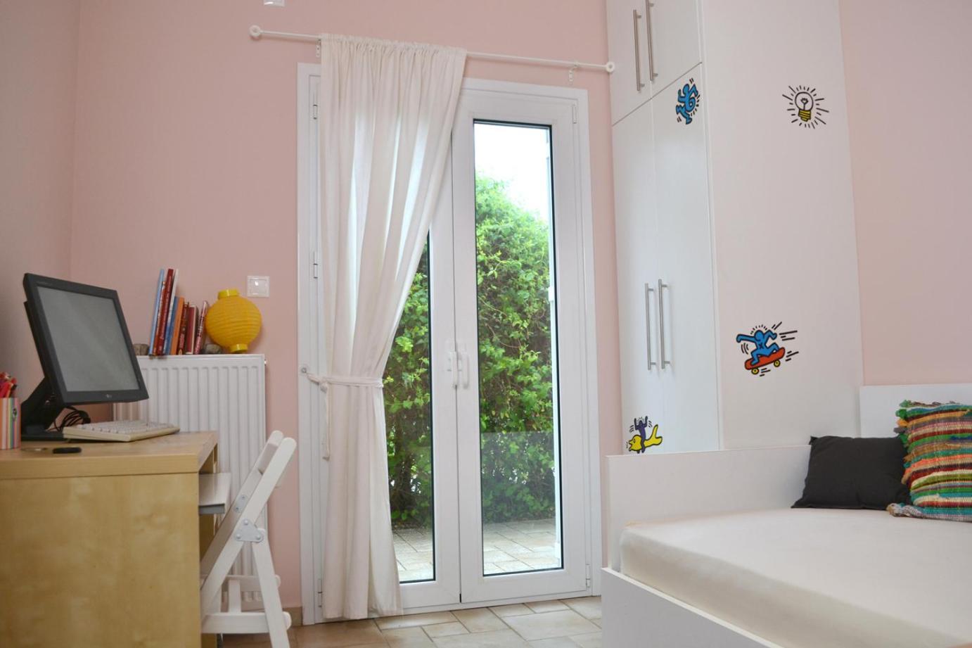 Corinthian Sun - Vacation Home Bagian luar foto