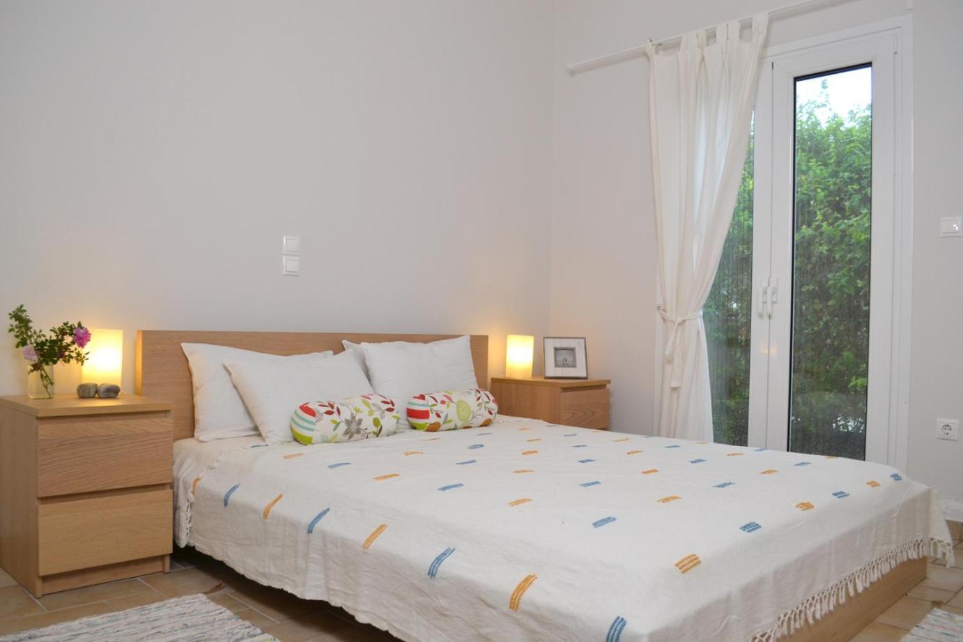 Corinthian Sun - Vacation Home Bagian luar foto