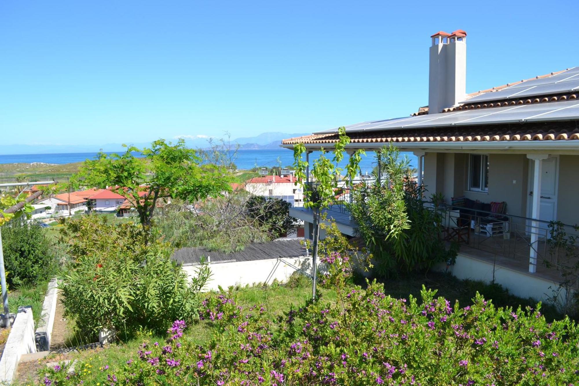 Corinthian Sun - Vacation Home Bagian luar foto