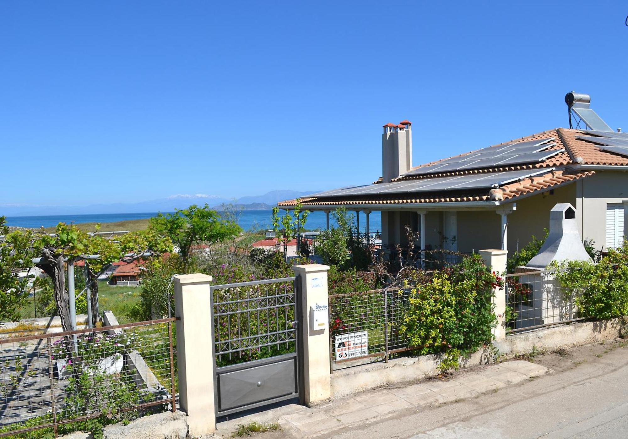 Corinthian Sun - Vacation Home Bagian luar foto