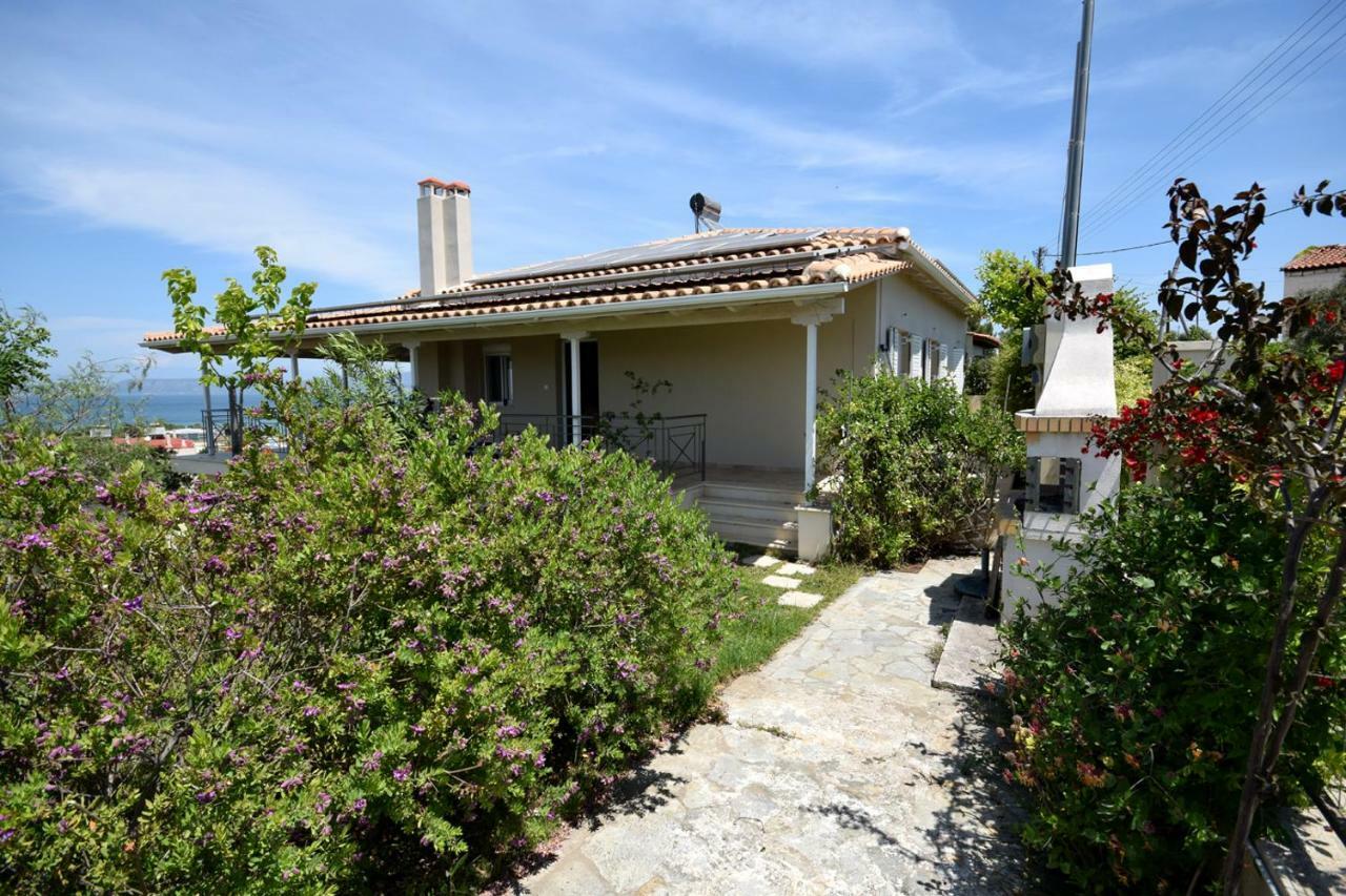 Corinthian Sun - Vacation Home Bagian luar foto
