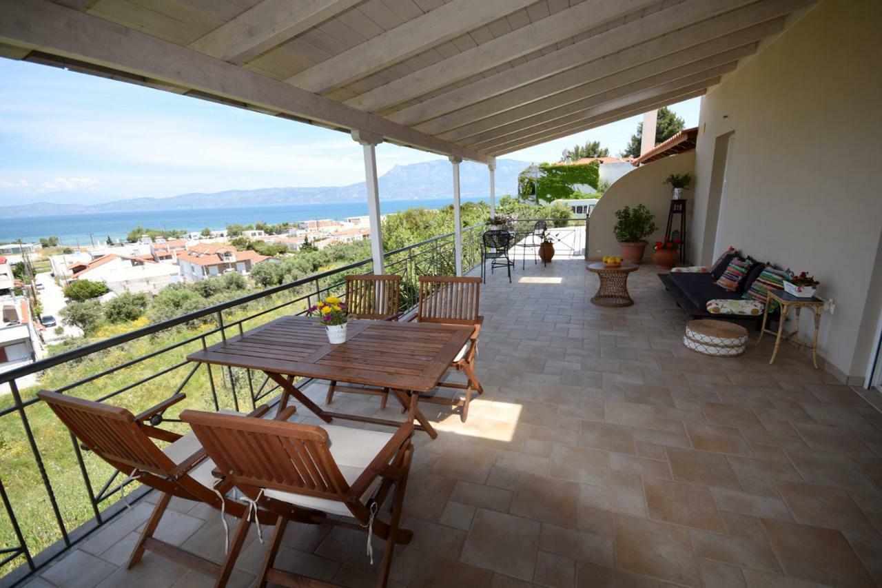 Corinthian Sun - Vacation Home Bagian luar foto