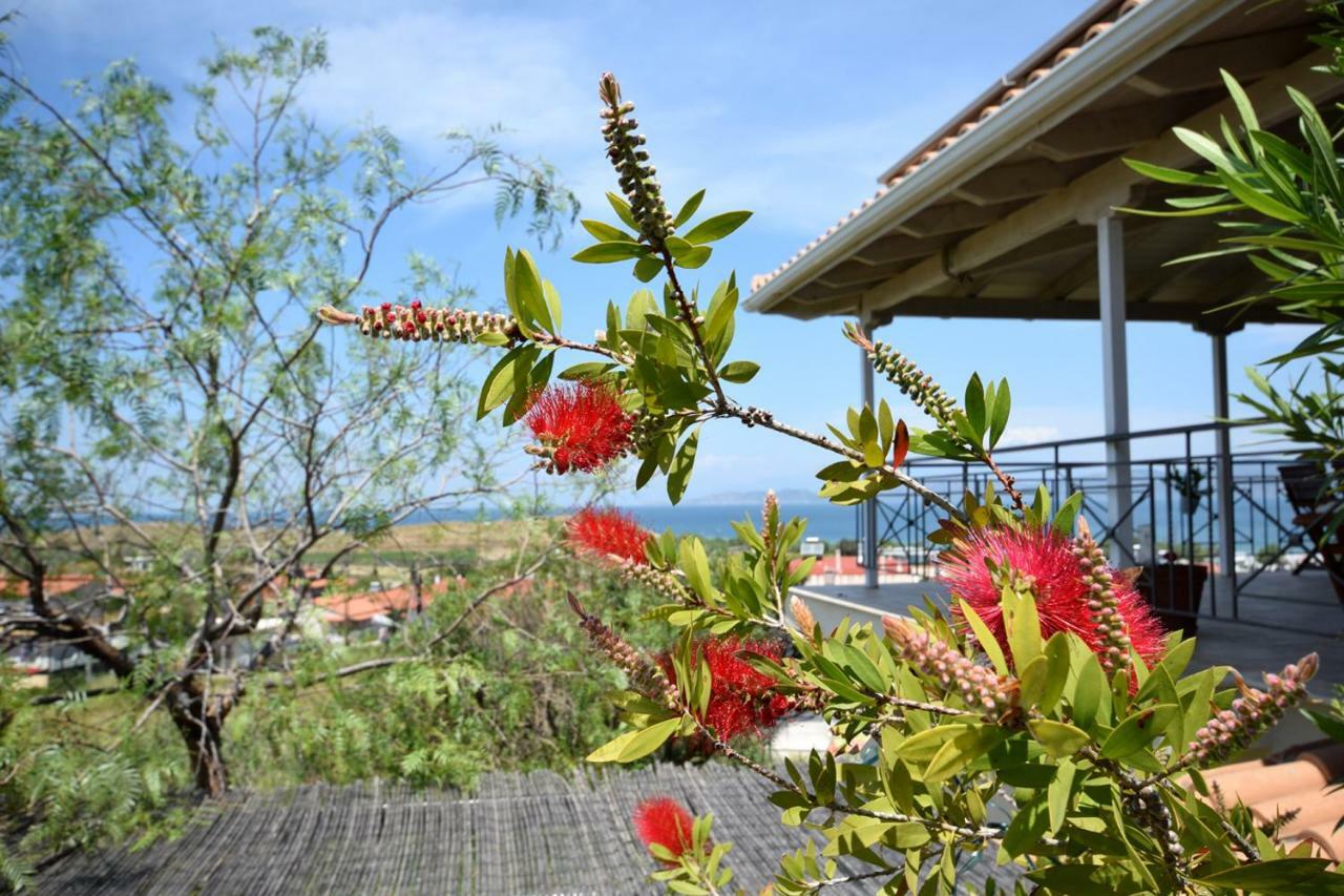 Corinthian Sun - Vacation Home Bagian luar foto