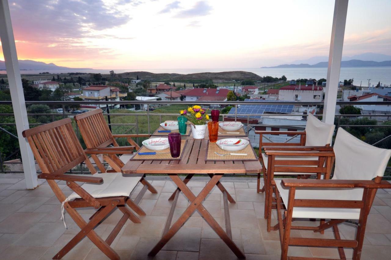 Corinthian Sun - Vacation Home Bagian luar foto